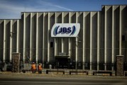 五夫临门陷入丑闻的巴西肉类巨头JBS在美上市 首日开盘报13.65美元